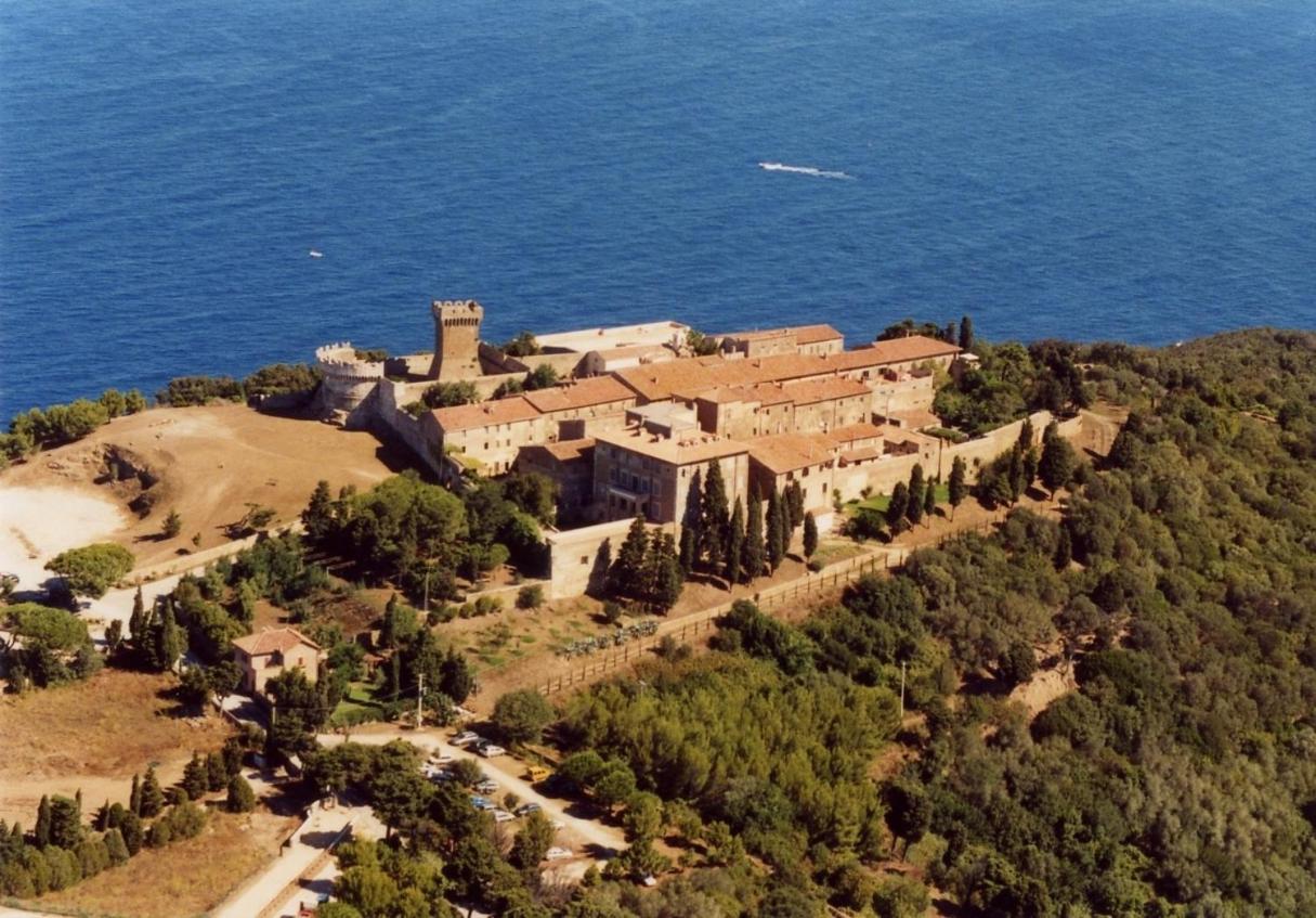 Residence La Casaccia Venturina Terme Exterior photo