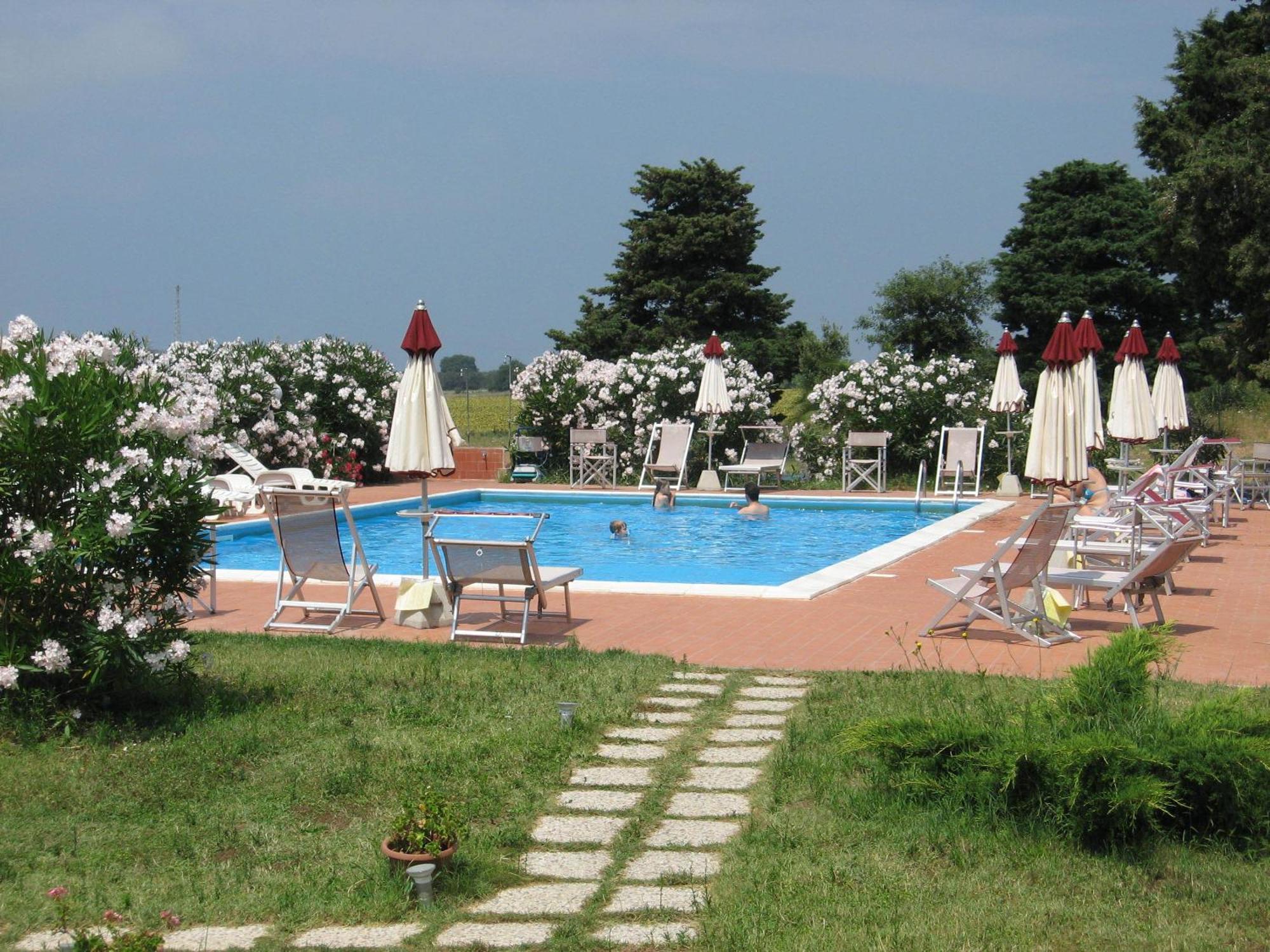 Residence La Casaccia Venturina Terme Exterior photo